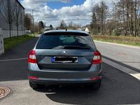 Gebraucht Skoda Rapid 105 PS (77 kW) 2014 Grau Kleinwagen