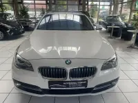 Gebraucht BMW 520 Performance 190 PS (139 kW) 2017 Mineralweiss metallic (metallic) Kombi