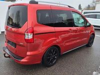 Gebraucht Ford Tourneo Courier Titanium 140 PS (102 kW) 2016 Rot Van / Kleinbus
