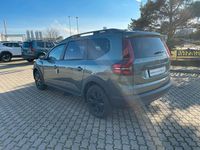 Neu Dacia Jogger Extreme 101 PS (74 kW) 2025 Grün Van / Kleinbus