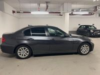 Gebraucht BMW 320 170 PS (125 kW) 2007 Grau Limousine