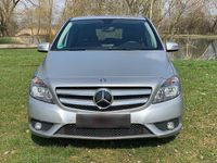 Gebraucht Mercedes B180 122 PS (89 kW) 2012 Silber Van / Kleinbus