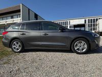 Gebraucht Ford Focus Cool & Connect 120 PS (88 kW) 2020 Grau Limousine