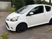 Gebraucht Toyota Aygo Cool 68 PS (50 kW) 2012 Weiß Kleinwagen