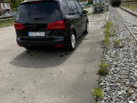 Gebraucht VW Touran 105 PS (77 kW) 2011 Schwarz Van / Kleinbus