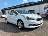 Używany Kia Ceed Vision 90 KM (66 kW) 2013 Biały Hatchback