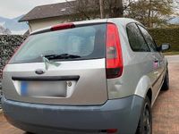Gebraucht Ford Fiesta 89 PS (65 kW) 2004 Silber Kleinwagen