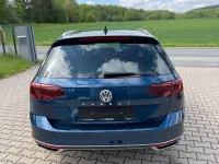 Gebraucht VW Passat Elegance 150 PS (110 kW) 2019 Blau Kombi