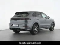 Neu Porsche Cayenne E-Hybrid Black Edition 470 PS (345 kW) 2026 Grau SUV
