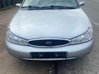 Gebraucht Ford Mondeo 90 PS (66 kW) 1998 Silber Limousine