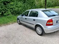 Używany Opel Astra 101 KM (74 kW) 2002 Srebrny Sedan/Limuzyna