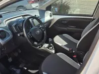 Gebraucht Toyota Aygo X-play 69 PS (50 kW) 2017 Weiß Kleinwagen