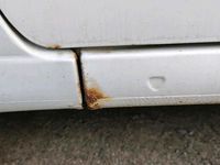 Second-hand VW Caddy 64 CP (47 kW) 2002 Alb Monovolum