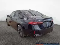 Gebraucht BMW 520 M Sport 197 PS (144 kW) 2025 Carbonschwarz Limousine