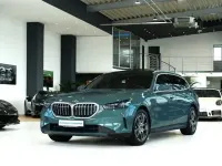 Gebraucht BMW 540 Sport Line 303 PS (222 kW) 2025 Grau Kombi