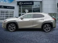 Gebraucht Lexus UX 250h 184 PS (135 kW) 2023 Sonic titanium (metallic) SUV