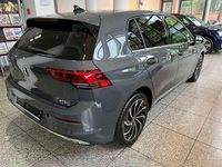 Gebraucht VW Golf VIII Style 150 PS (110 kW) 2023 Delfingrau metallic Limousine
