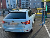 Gebraucht Skoda Superb 150 PS (110 kW) 2016 Weiß Kombi