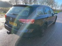 Gebraucht VW Passat Highline 120 PS (88 kW) 2015 Schwarz Kombi