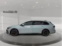 Gebraucht VW Golf VIII R-line 150 PS (110 kW) 2024 Crystal ice blue metallic Kombi