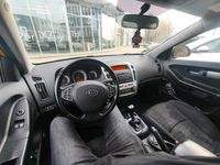 Używany Kia Ceed 126 KM (92 kW) 2009 Złoty Hatchback