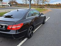 Gebraucht Mercedes E200 184 PS (135 kW) 2010 Schwarz Coupé