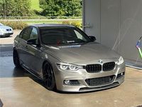 Gebraucht BMW 330 252 PS (185 kW) 2017 Gold Limousine