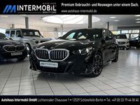 Gebraucht BMW 520 M Sport 197 PS (144 kW) 2024 Black sapphire metallic Kombi