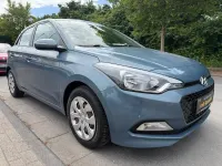 Gebraucht Hyundai i20 75 PS (55 kW) 2015 Blau Limousine