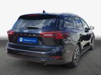Gebraucht Ford Focus Titanium 125 PS (91 kW) 2024 Schwarz Kombi