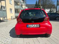 Używany Toyota Aygo 68 KM (50 kW) 2007 Czerwony Hatchback