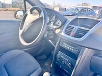 Gebraucht Peugeot 207 95 PS (69 kW) 2010 Silber Limousine