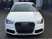 Gebraucht Audi A1 Attraction 86 PS (63 kW) 2011 Weiß Kleinwagen