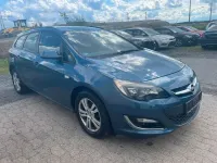 Gebraucht Opel Astra Edition 110 PS (80 kW) 2013 Blau Kombi