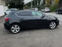 Gebraucht Opel Astra Sport 116 PS (85 kW) 2011 Schwarz Kleinwagen