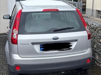 Gebraucht Ford Fiesta 80 PS (58 kW) 2009 Silber Kleinwagen