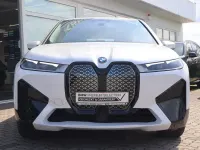 Gebraucht BMW iX Sport Line 384 kW (523 PS) 2022 Mineralweiß SUV