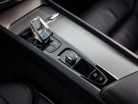 Gebraucht Volvo XC60 Plus 197 PS (144 kW) 2022 Schwarz SUV