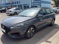 Gebraucht Hyundai i30 101 PS (74 kW) 2025 Ecotronic gray Kombi