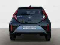 Neu Toyota Aygo X 72 PS (52 kW) 2026 1k3)/ black mica (209) (grau SUV