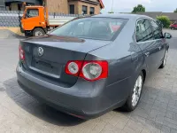 Gebraucht VW Jetta Sportline 140 PS (102 kW) 2005 Grau Limousine