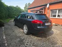 Gebraucht Opel Insignia 131 PS (96 kW) 2011 Schwarz Kombi