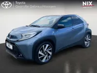Gebraucht Toyota Aygo X X-plore 72 PS (52 kW) 2023 Celestite grey metallic / night sky black SUV