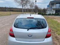 gebraucht Hyundai i20 1.4 Automatik 2-Hand