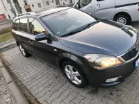 Usado Kia Ceed 90 CV (66 kW) 2011 Gris Utilitario