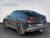 Gebraucht BMW X6 M50 Performance 530 PS (389 kW) 2022 Frozen black SUV