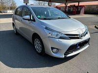 Gebraucht Toyota Verso Edition-S 147 PS (108 kW) 2017 Silber Van / Kleinbus