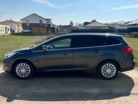 Gebraucht Ford Focus Titanium 125 PS (91 kW) 2018 Grau Kombi