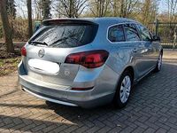 Gebraucht Opel Astra 145 PS (106 kW) 2012 Grau Kombi