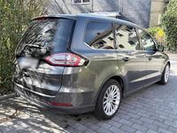 Gebraucht Ford Galaxy Titanium 179 PS (131 kW) 2016 Grau Van / Kleinbus